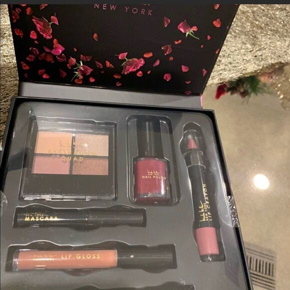 🎉1 hr sale 🎉Make up set bundle 3 set ❤️📦 - Picture 3 of 8